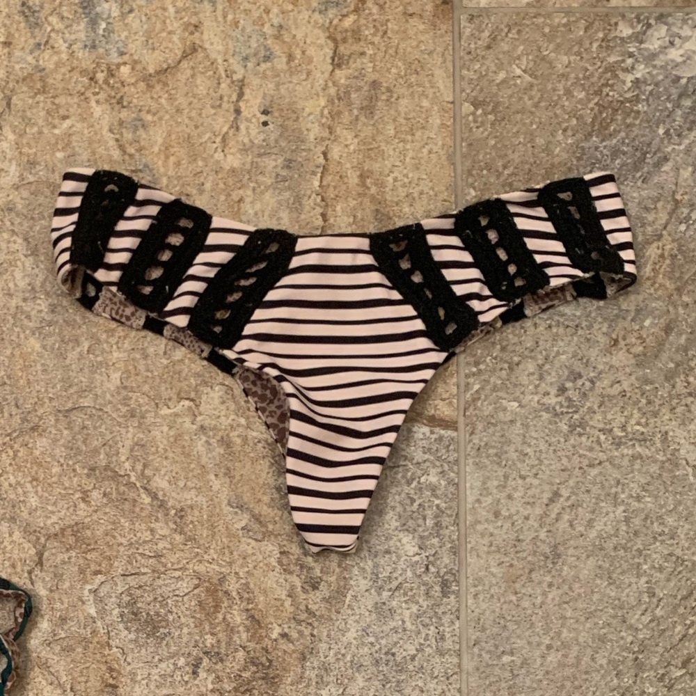 Acacia Chuns bottom in Classic